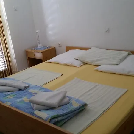 Apartmani Ana Schon Cres Exterior photo